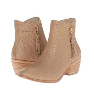 NEW Wolverine Ella Derek Lam Color Beige